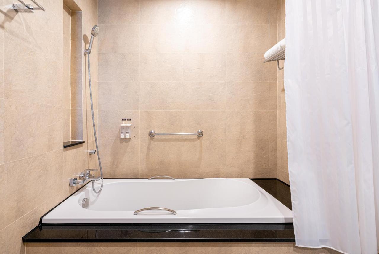 Lani Chiang Mai Hotel Εξωτερικό φωτογραφία